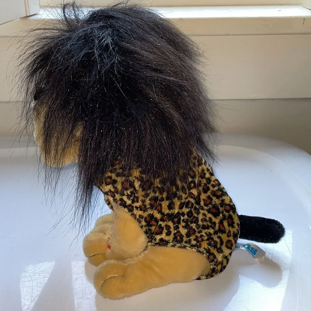Kids of America 2009 animated Caveman lion plush/ plays‎ theme Addams  Family
